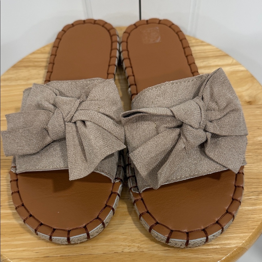 Elegant Bow Accent Slide Sandals